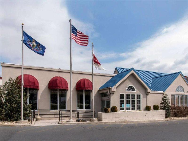 Clarion Inn&Suites Chambersburg Exterior foto