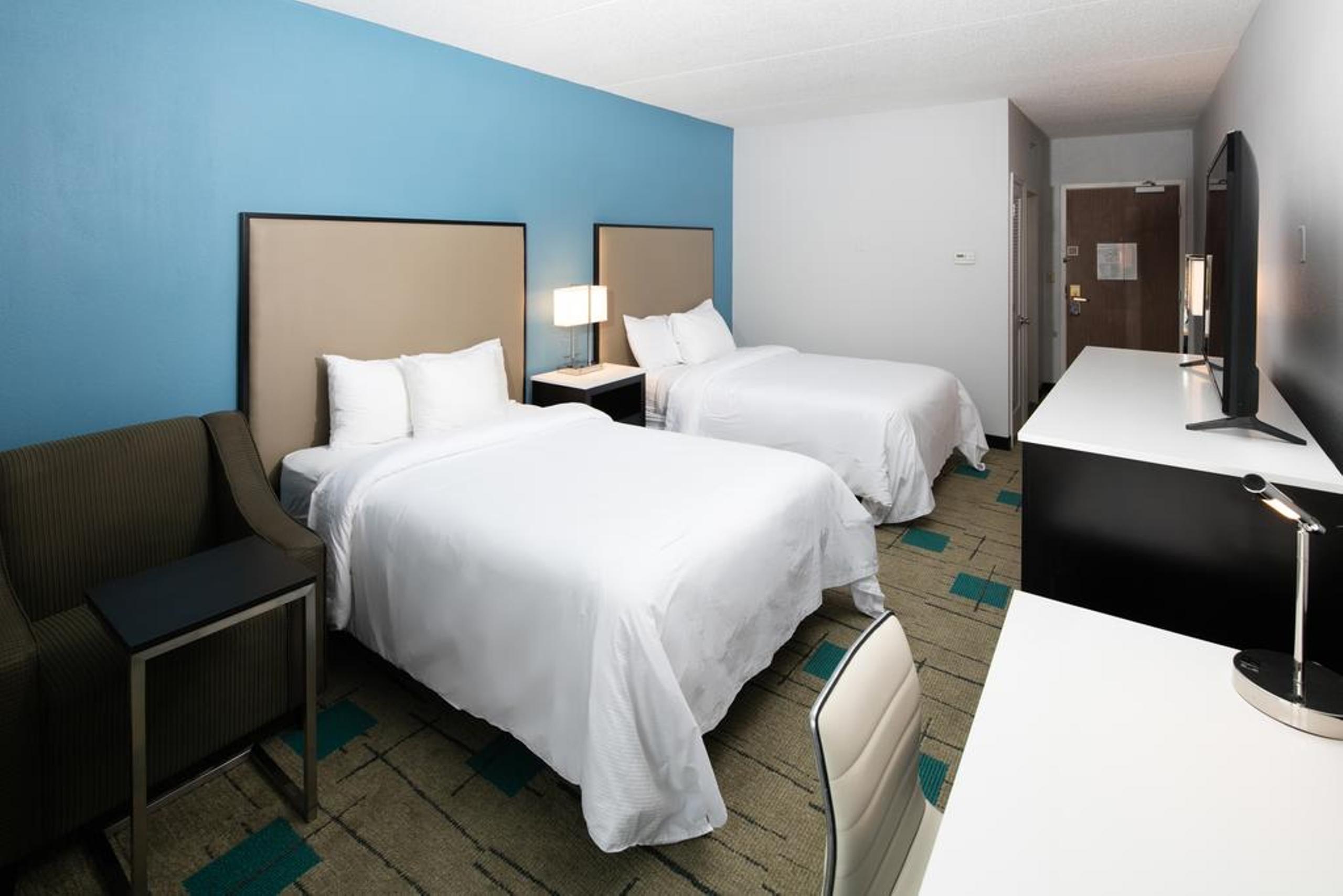 Clarion Inn&Suites Chambersburg Exterior foto