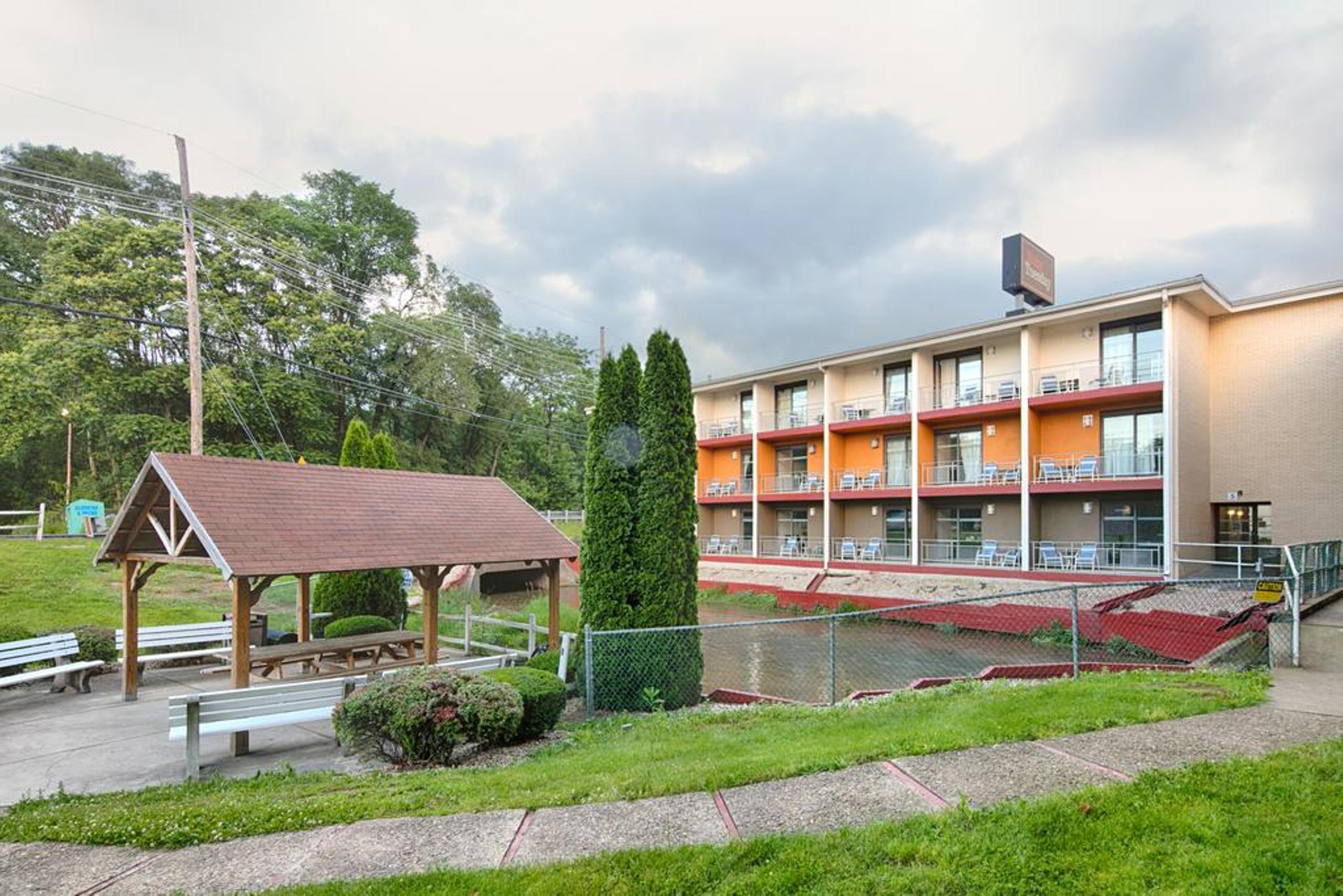 Clarion Inn&Suites Chambersburg Exterior foto