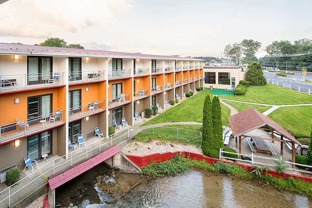 Clarion Inn&Suites Chambersburg Exterior foto